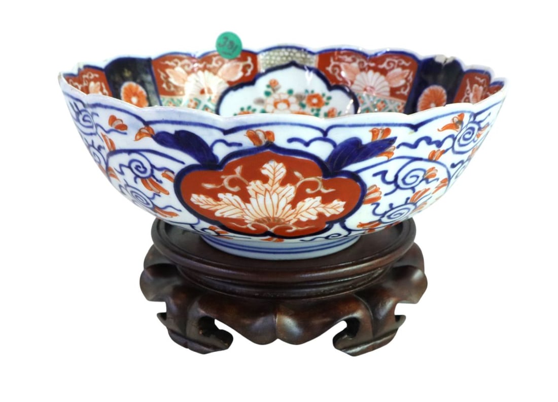 Japanese Imari Ware 9.5" porcelain bowl on stand (1 of 5)