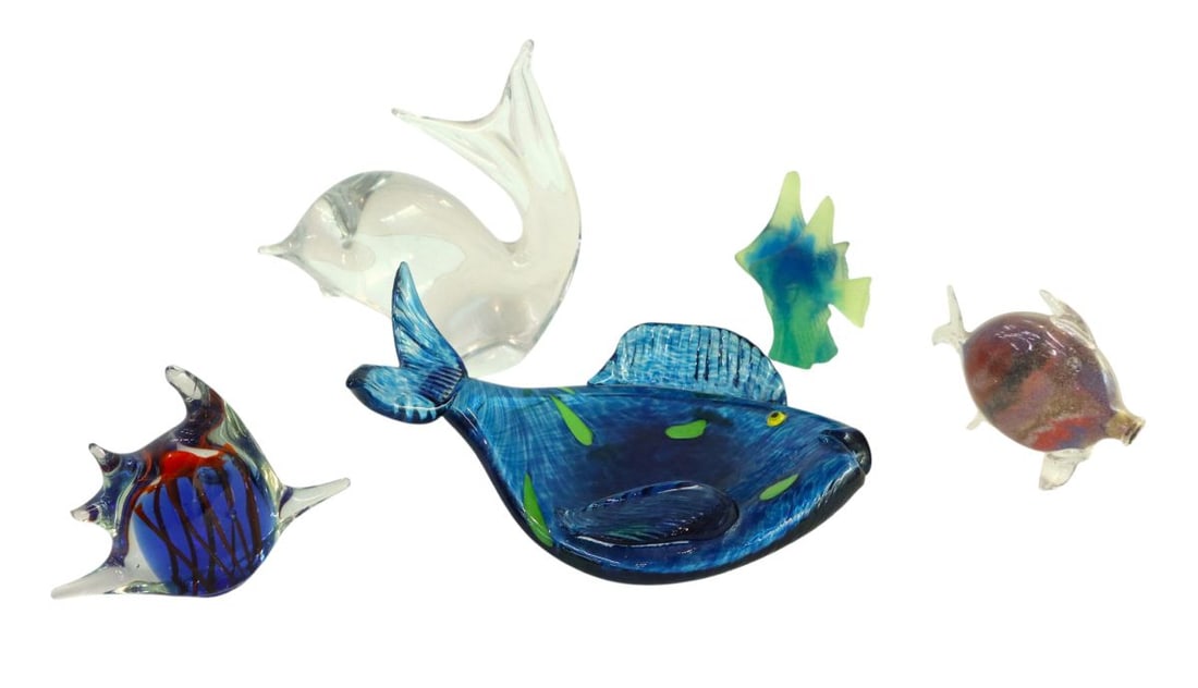 5 art glass hand blown fish no noticeable issues in various sizes. (1 of 4)