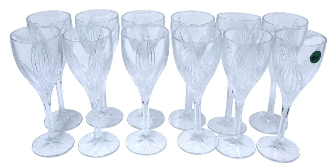 Set of 12 lead crystal wine glasses (1 of 3)