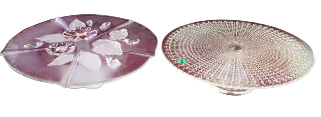2 vintage elevated cake plates (1 of 5)