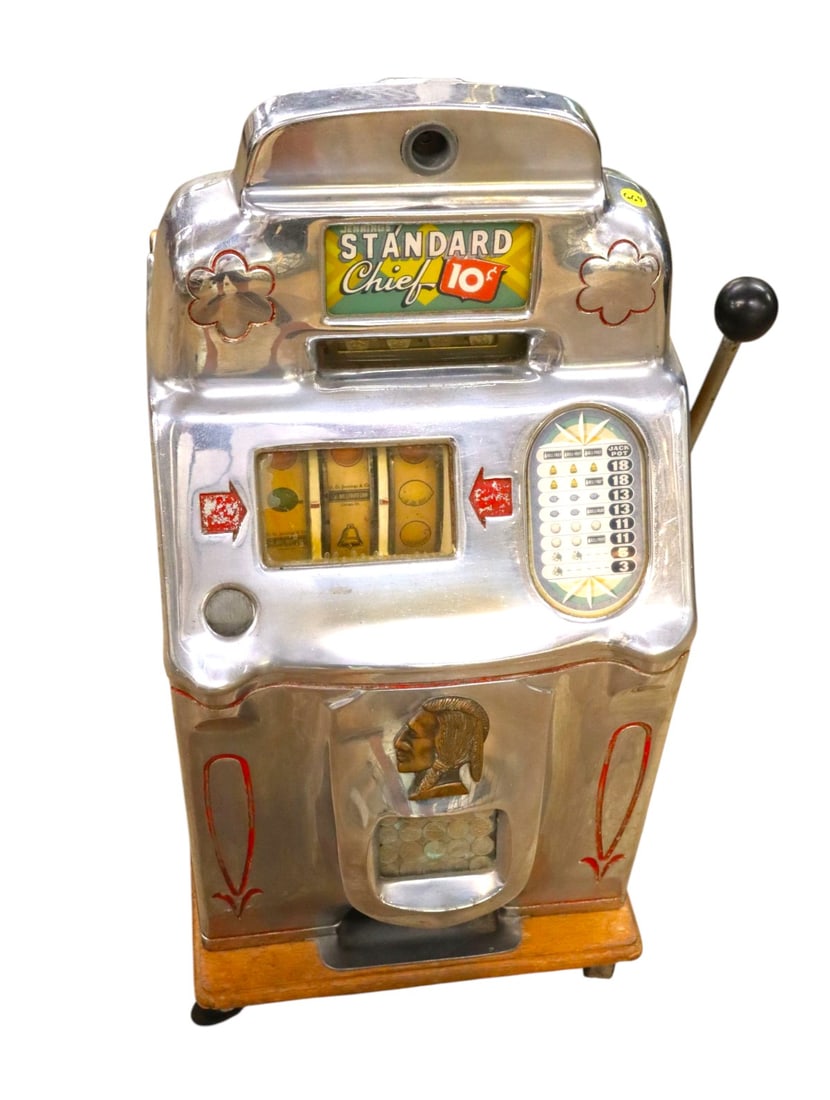 Antique Jennings Standard Chief .10 slot machine, works (1 of 8)