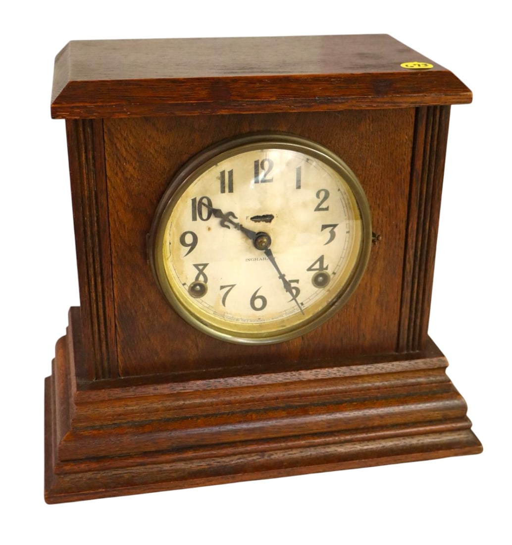 Antique Ingraham walnut mantle clock (1 of 5)