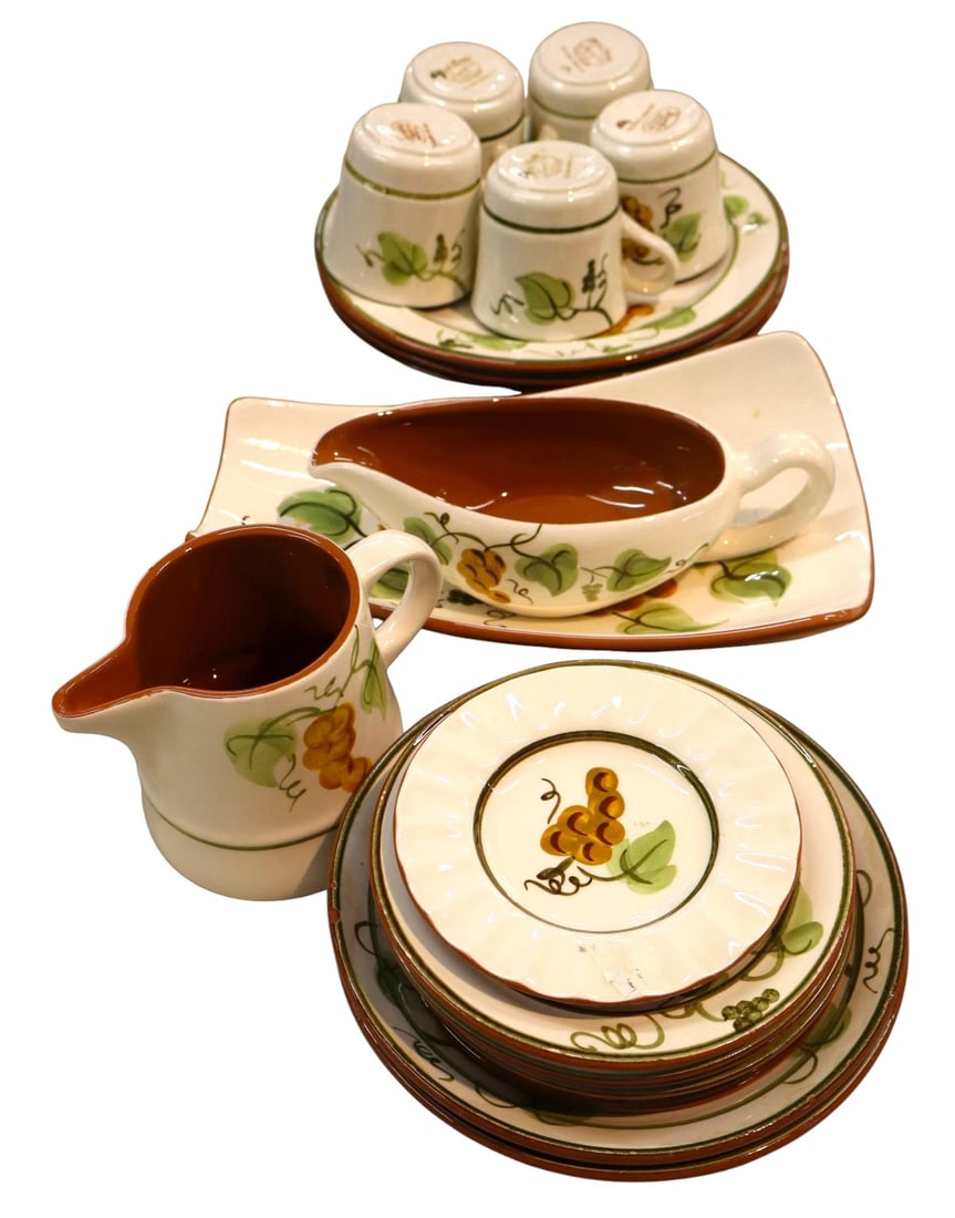 20pcs VTG Stangl Golden Grape pattern dinnerware: 20 pieces of vintage Stangl Golden Grape pattern dinnerware
