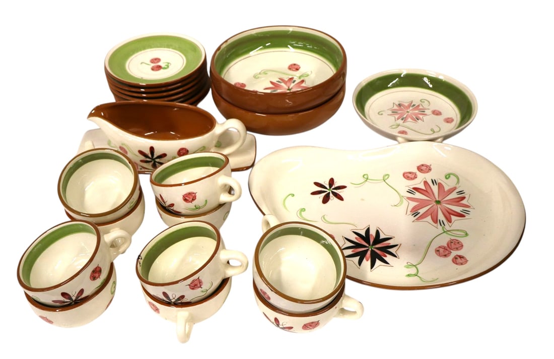 23 pieces of vintage Stangl Carnival pattern dinnerware (1 of 3)