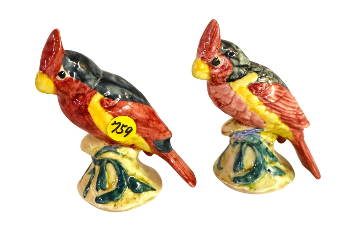 Pair of vintage Stangl porcelain 5" porcelain birds: Pair of vintage Stangl porcelain 5" porcelain birds