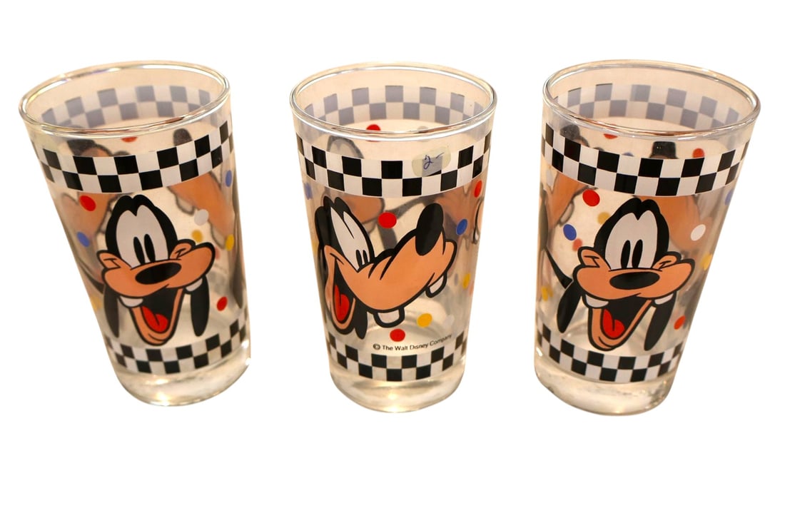 3 Vintage Goofy glasses from Walt Disney Company.: 3 Vintage Goofy glasses from Walt Disney Company.