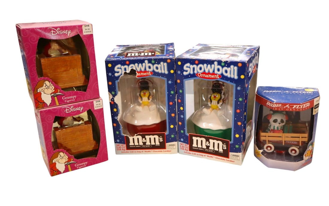 VTG Disney ornaments, M&M snow ball ornaments in boxes (1 of 2)