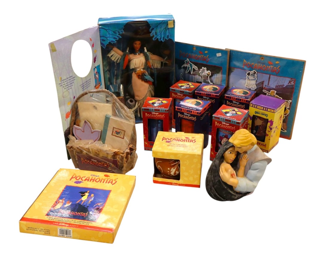VTG Disney Pocahontas doll, mugs, books orig boxes & other (1 of 4)