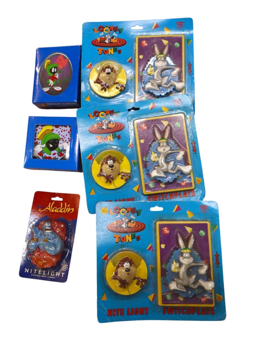 VTG Looney Tunes night lights, switch plates in orig. pkg (1 of 1)