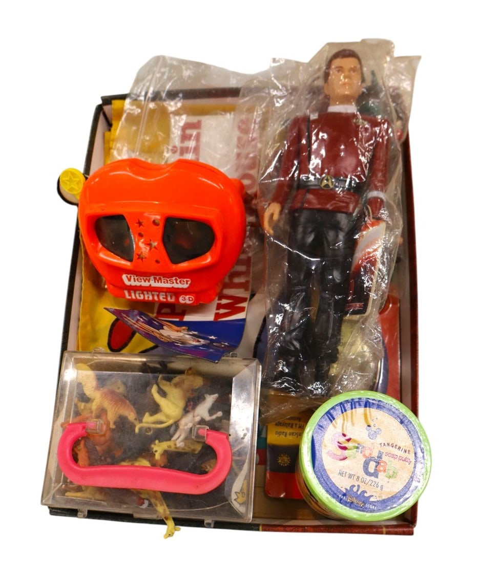 VTG Star Wars action figures, mini animals, view master & other (1 of 2)