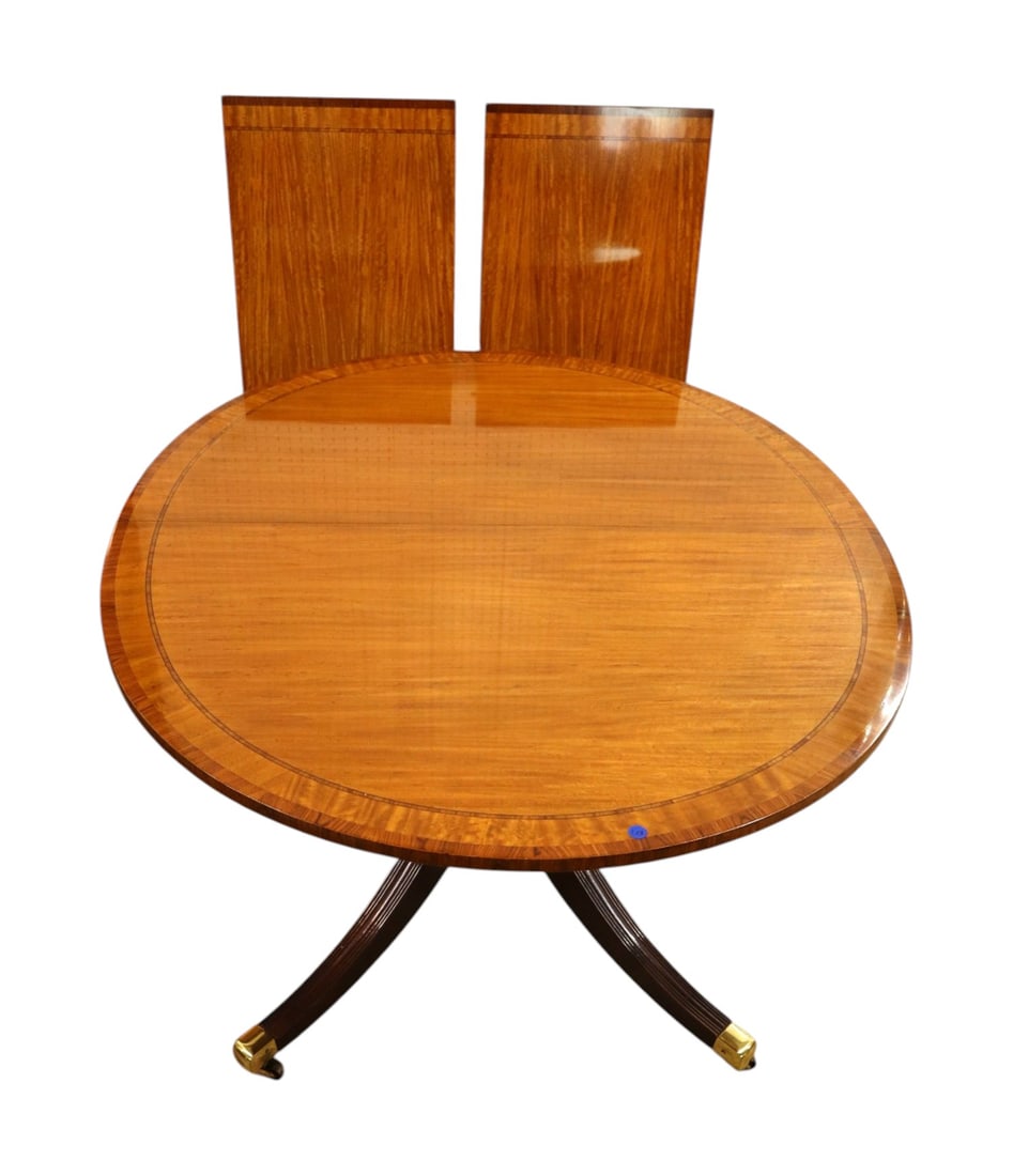 Beautiful like new Drexel Heritage Heirloom Furniture satinwood oval dining table w/rosewood banding (1 of 7)