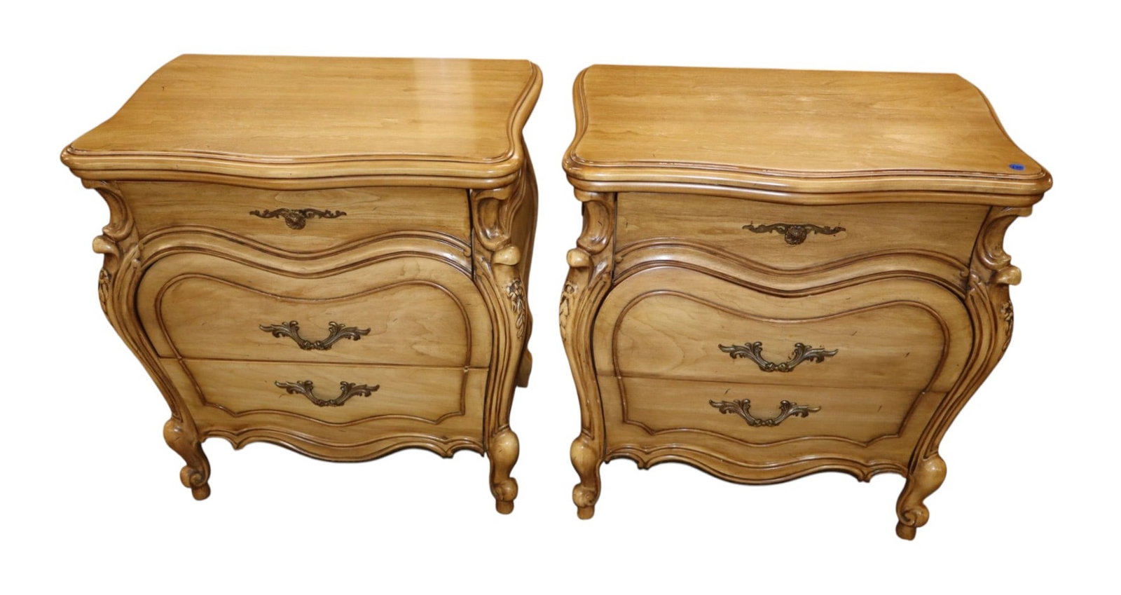 Pr FR Style 3-Dr Nightstands Ira A Rose By MPFI (1 of 7)