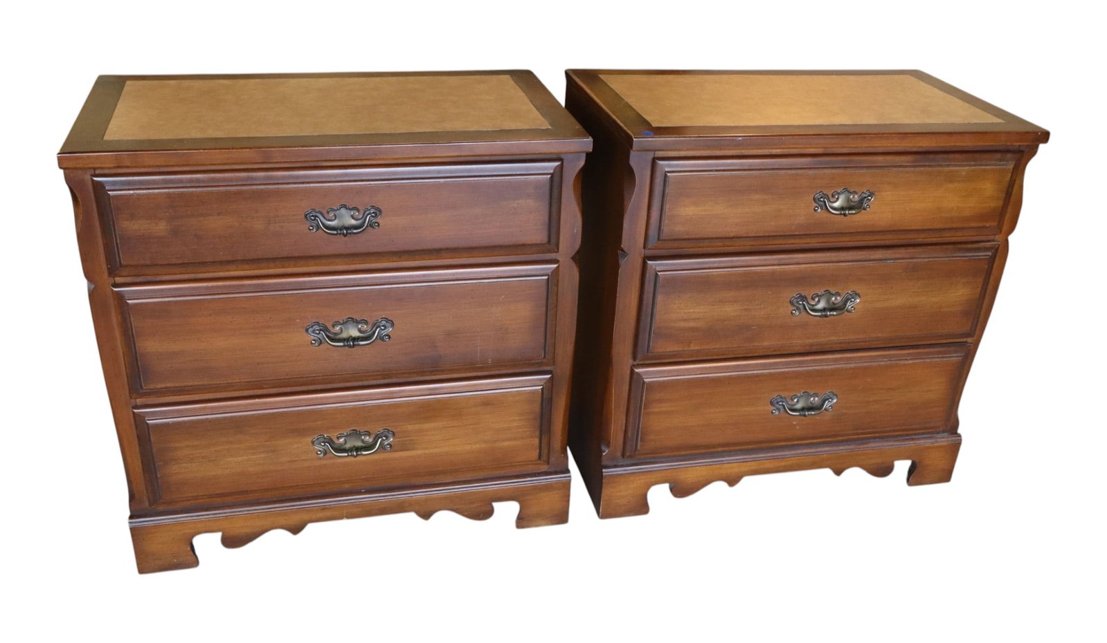 Pr VTG Taylor Jamestown LT Walnut Chests Orig Fin: Vintage pair Taylor Jamestown Furniture 3 drawer chest with faux leather top in a walnut finish, ca. 1960-1970, original finish, structurally sound and in good condition. 29.5"h x 30"w x 17.5"d