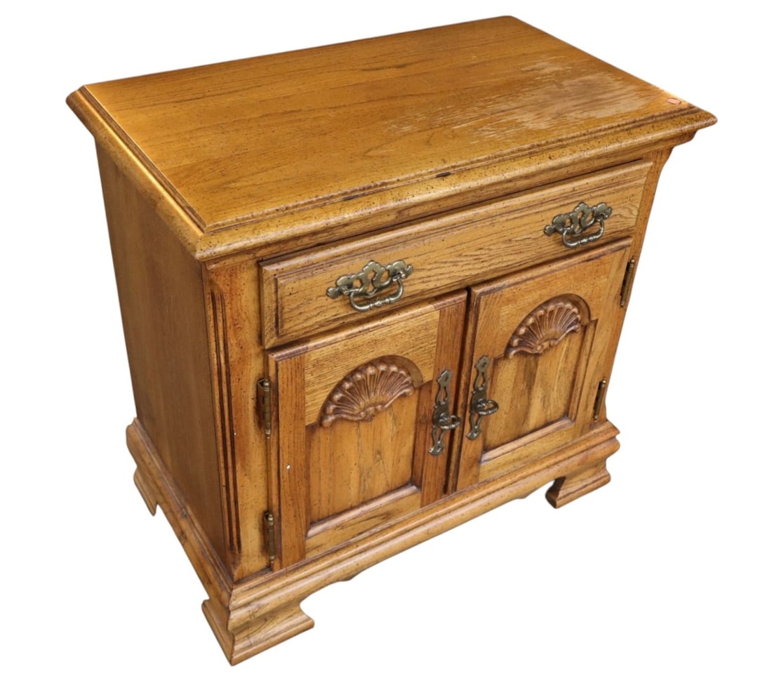 VTG Oak Finish 1-Dr 2-Door Nightstand Orig Finish: Vintage oak finish 1 drawer 2 door nightstand, original finish, structurally sound and in good condition with some wear. 27.5"h x 28"w x 16"d