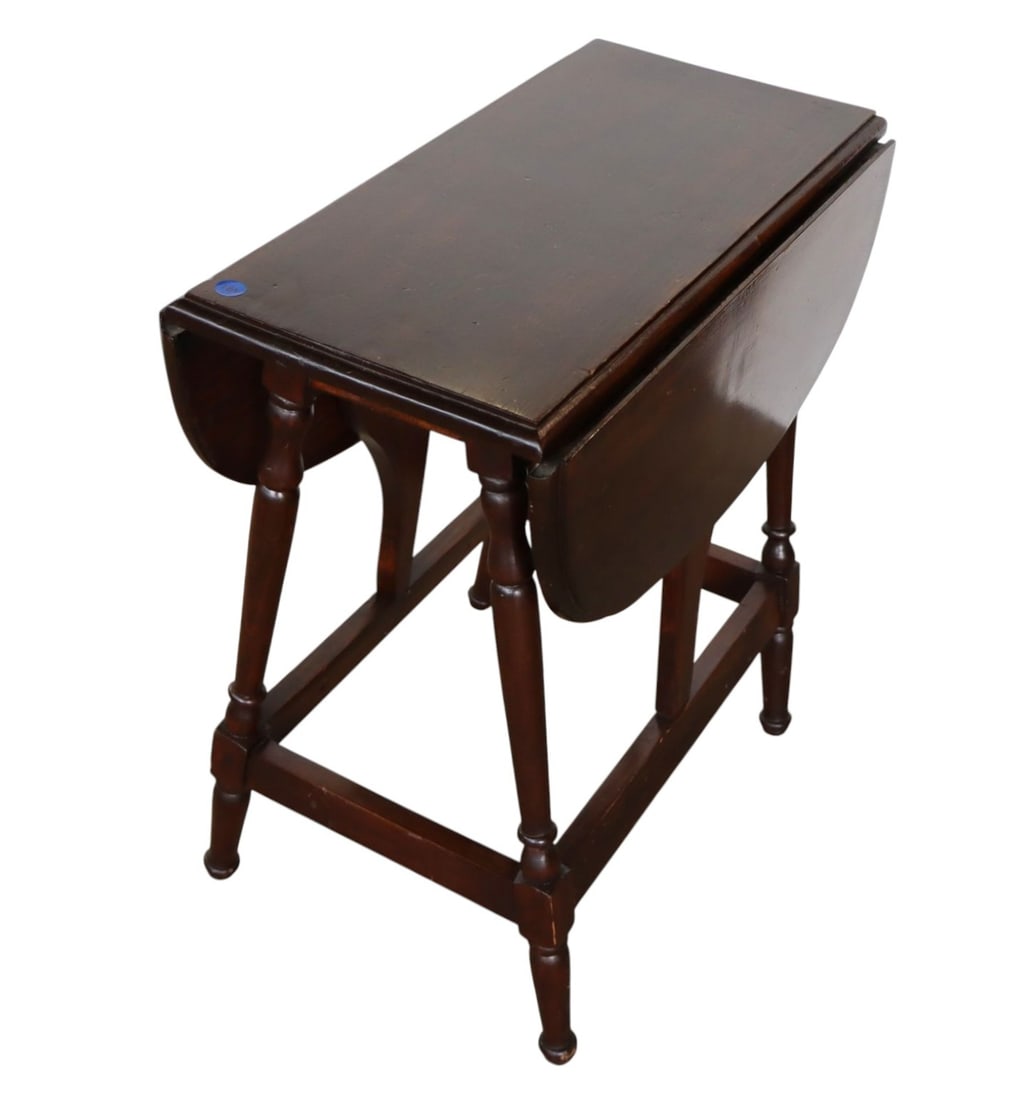 Vintage petite drop leaf table in the pine, original finish (1 of 6)