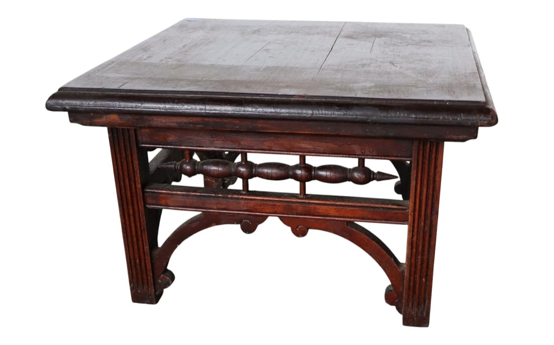 Vintage Asian hardwood solid mahogany carved square stand, original finish: Vintage Asian hardwood solid mahogany carved square stand, original finish, structurally sound. 10.5"h x 17" x 17" square
