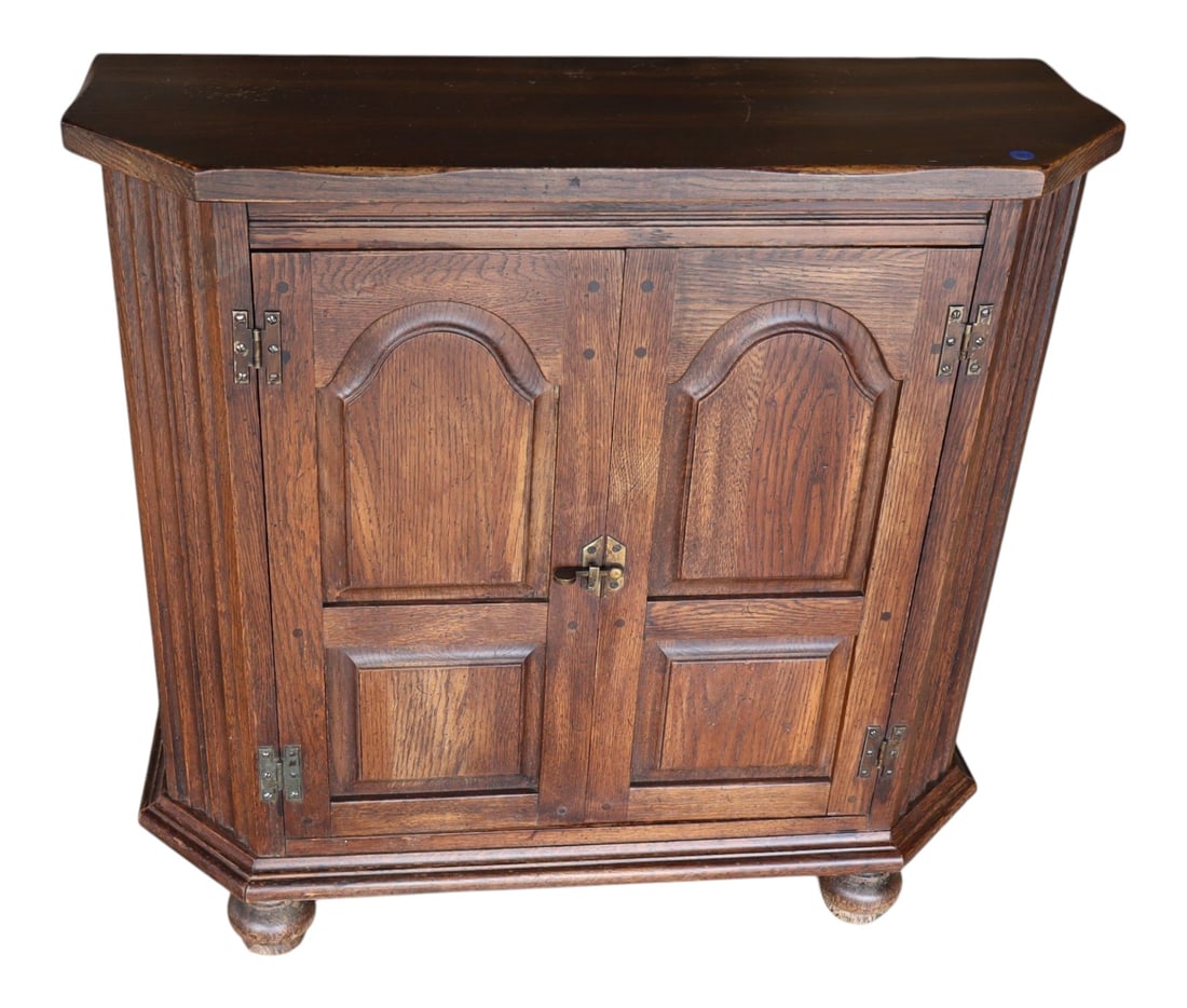 VTG 2-Door Oak Walnut Console Cabinet Bun Feet Orig: Vintage 2 door oak and walnut console cabinet with bun feet, original finish, nice size, structurally sound and in good condition with some wear on top. 32"h x 34"w x 12"d