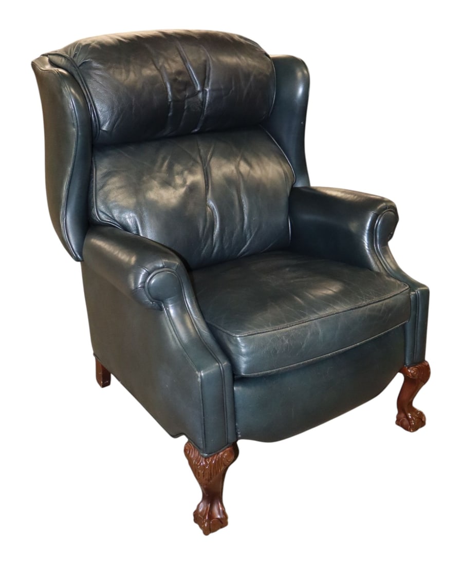 VTG Robb & Stucky Green Leather Claw Foot Recliner: Vintage Robb and Stucky Interiors green leather ball and claw recliner, structurally sound and in good condition with slight wear on head rest. 42"h x 30"w x 37"d seat height 19.5"