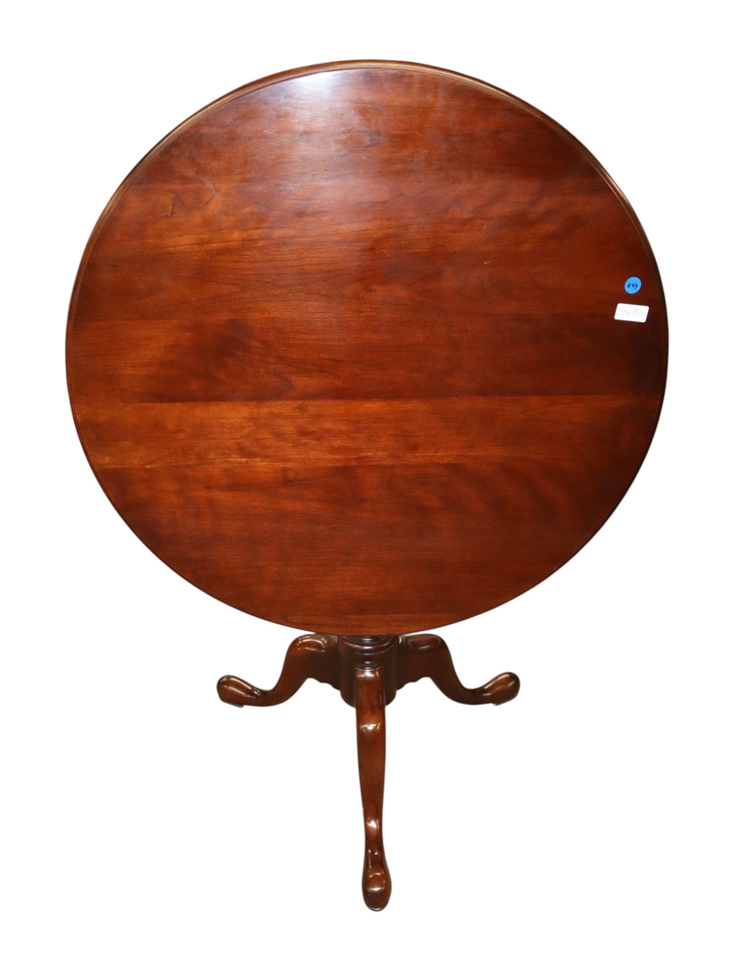 Statton Cherry 30" Tilt Top Table Solid Wood: Quality vintage Statton Furniture 30" tilt top solid cherry table, original finish, structurally sound and in good condition, no noticeable issues. 26.5"h x 30" diameter