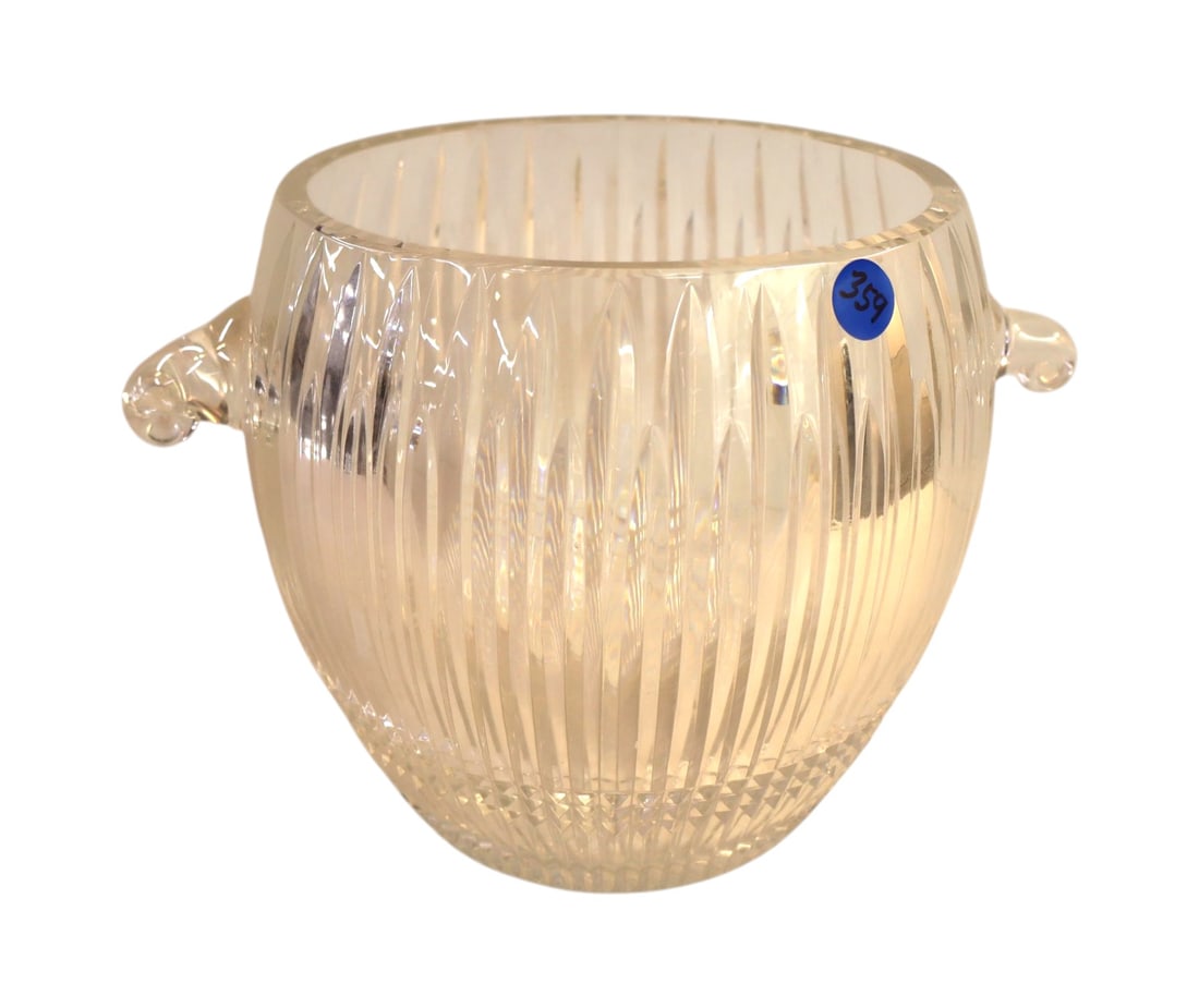 Lead crystal double handle bowl: Lead crystal double handle bowl, quality made. 8.25"h x 12"w with handle 8.5" diameter