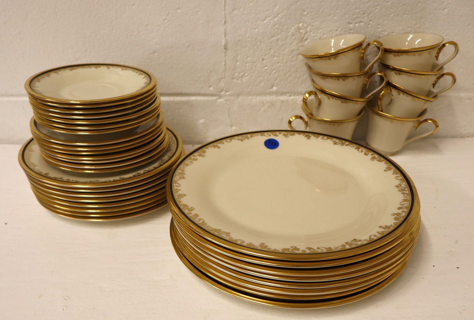 38 pcs Lenox dinnerware Eclipse pattern serv. 8 - 4