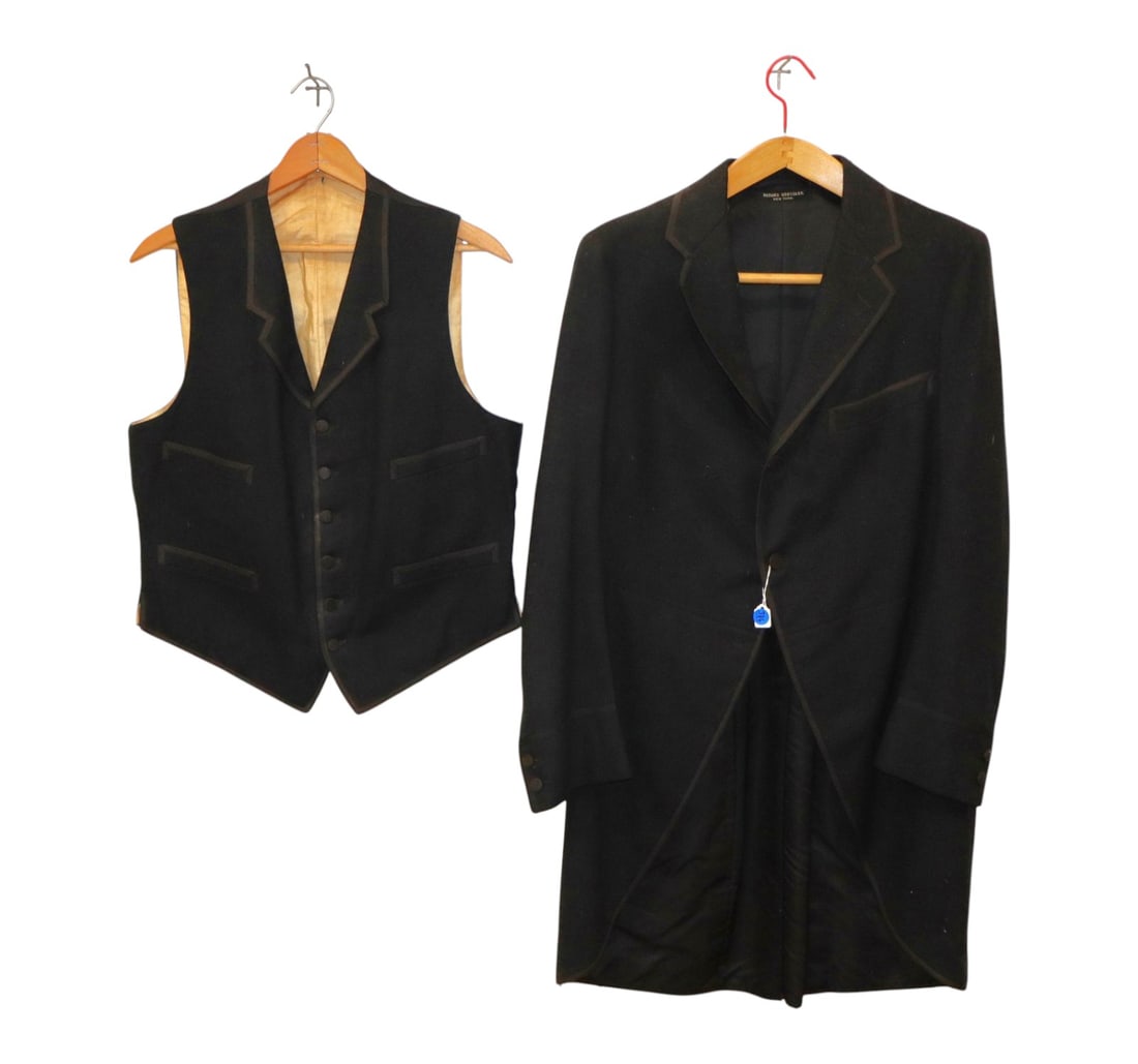 Museum Qty 1918 Brooks Brothers Morning Suit: MUSEUM QTY Antique 1918 BROOKS BROTHERS Bespoke Morning Suit 2pc Cutaway Tailcoat Vest Sz 41 WWI made in NY, USA. Features the original stitched paper custom order tags reading "BROOKS BROS." with reg