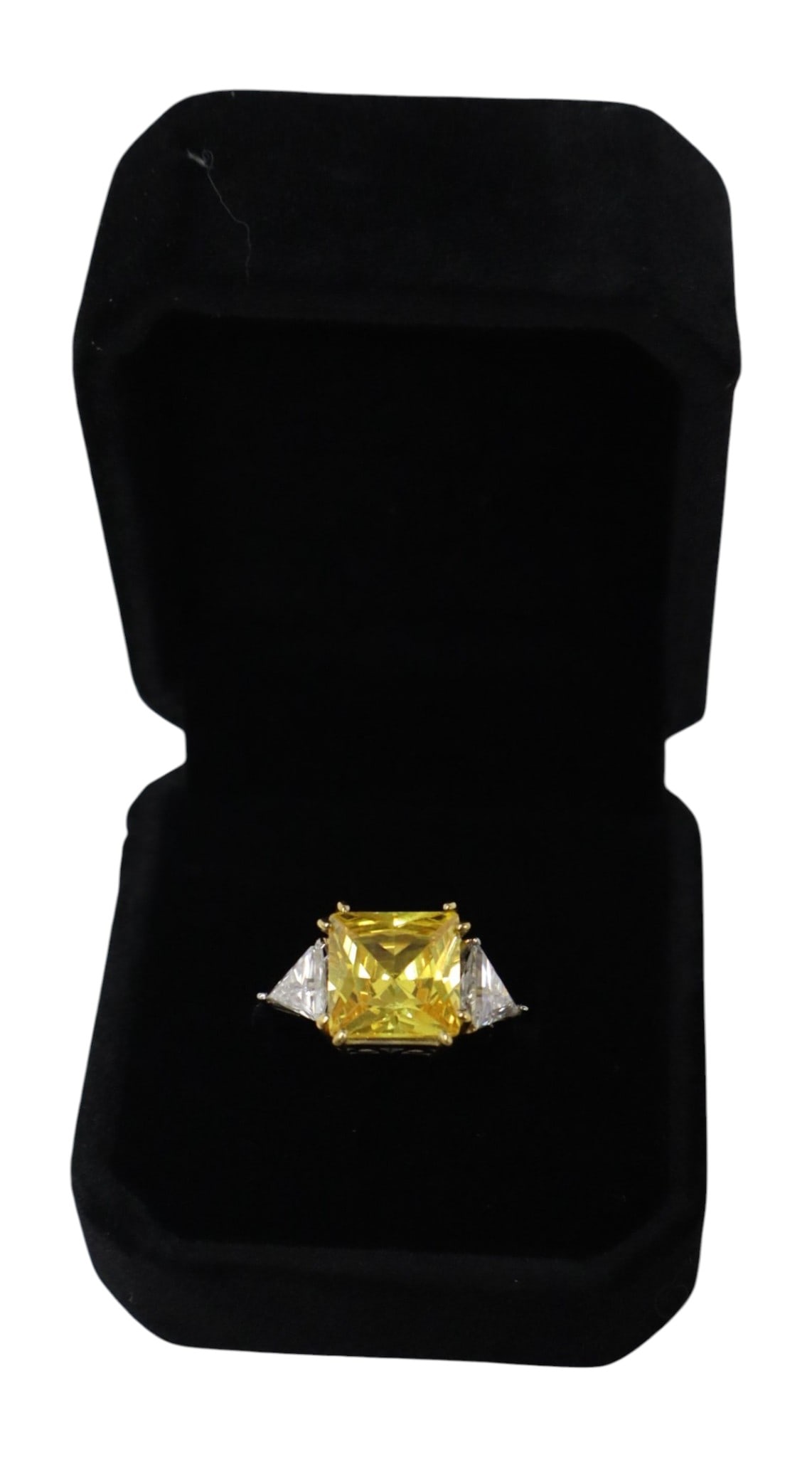 4.0ct SAPHY 1.0ct dia & moissanite 14k ring: 4.0ct yellow sapphire 1.0ct diamond & moissanite ring in 14kt white gold size 7