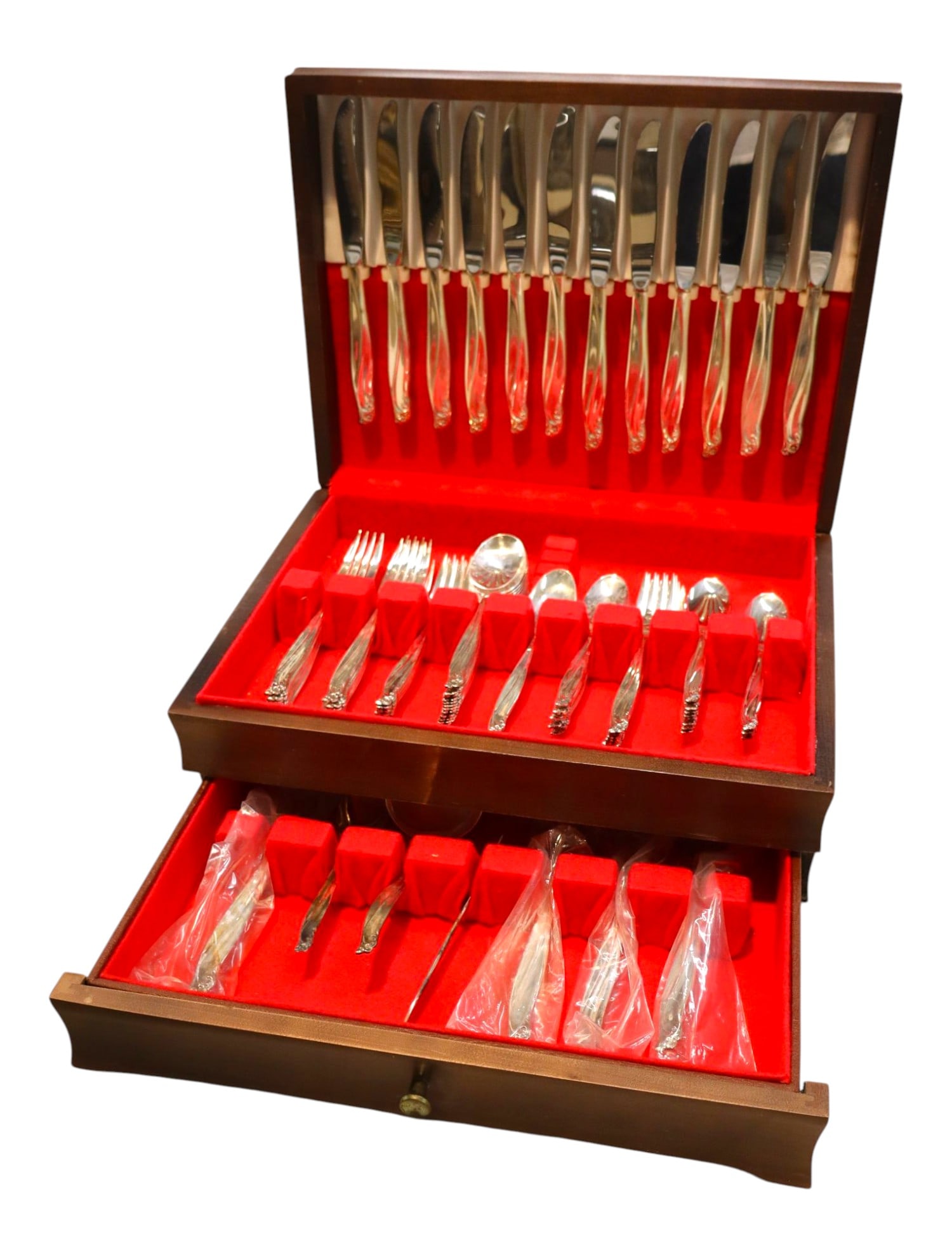 79 pieces of Vintage Roger Silverplate flatware (1 of 6)