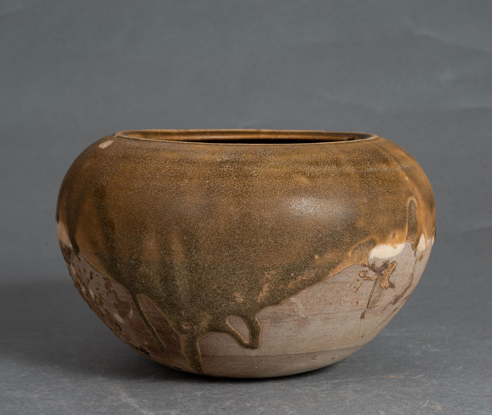 SUI AND TANG DYNASTY, CHINESE XING KILN YELLOW GLAZED (1 of 9)