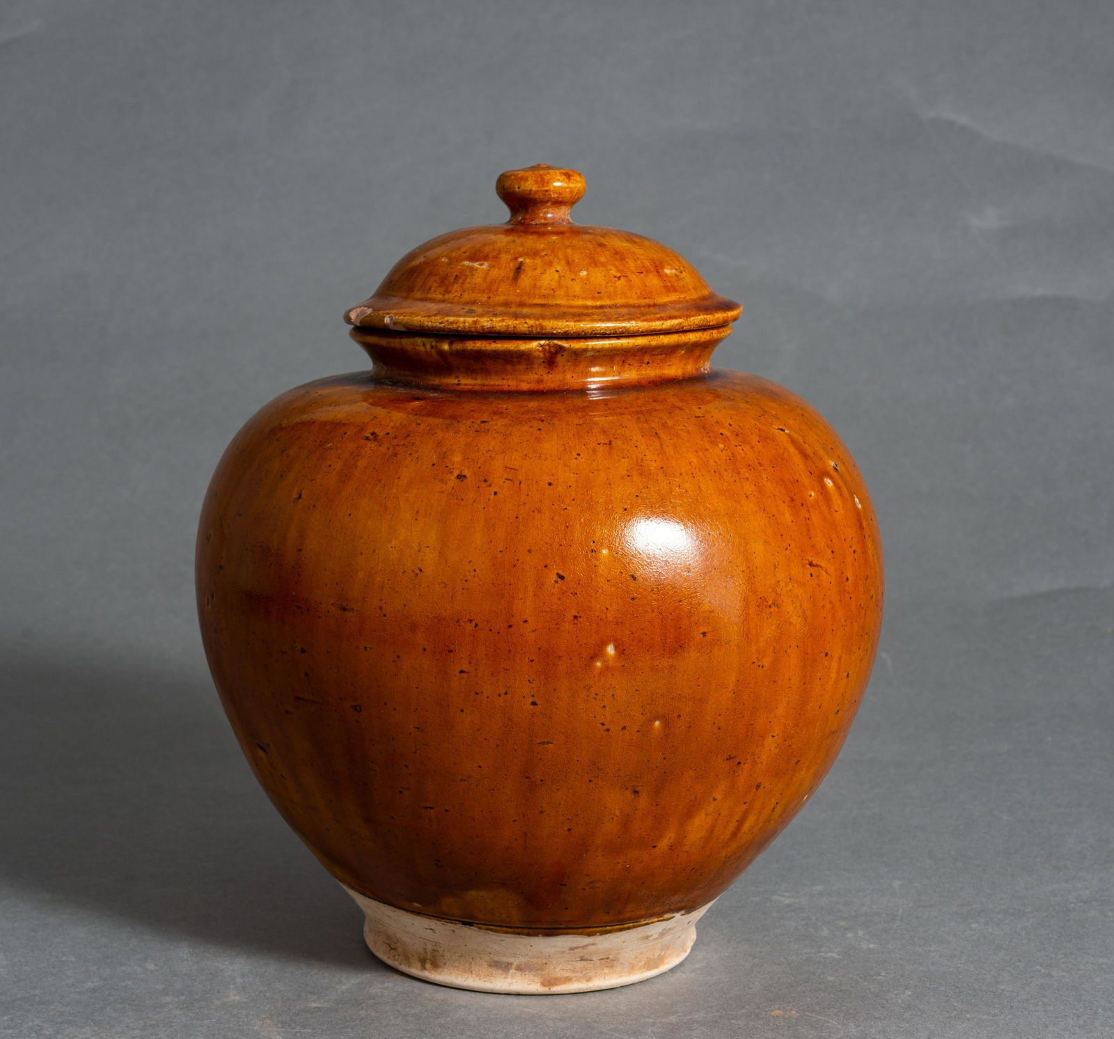 TANG DYNASTY, CHINESE YELLOW GLAZED JAR (1 of 9)