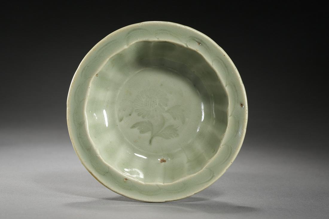 YUAN DYNASTY, CHINESE LONGQUAN KILN BRUSH WASHER (1 of 10)