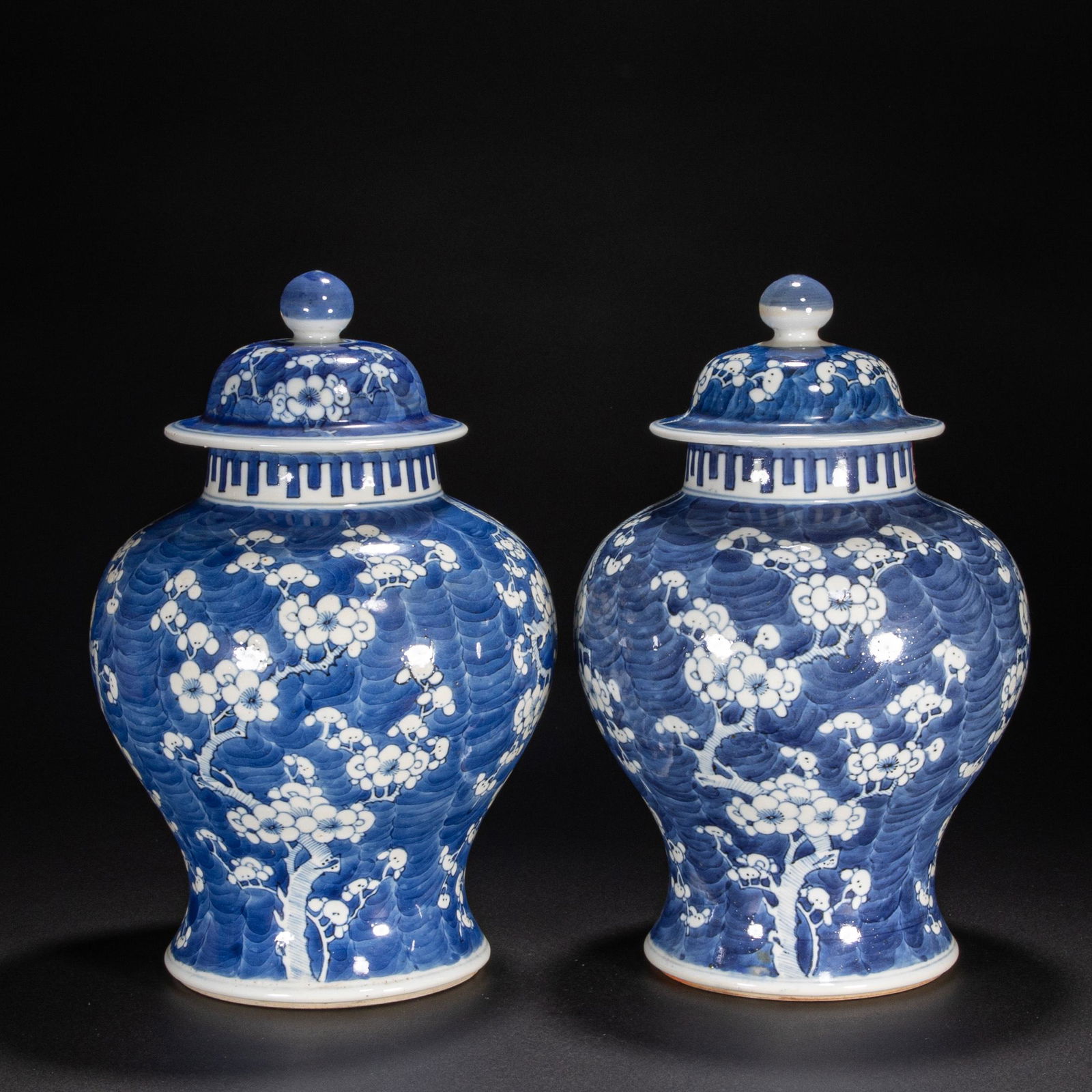 A PAIR OF BLUE AND WHITE GENERAL JARS, KANGXI PERIOD, (1 of 15)