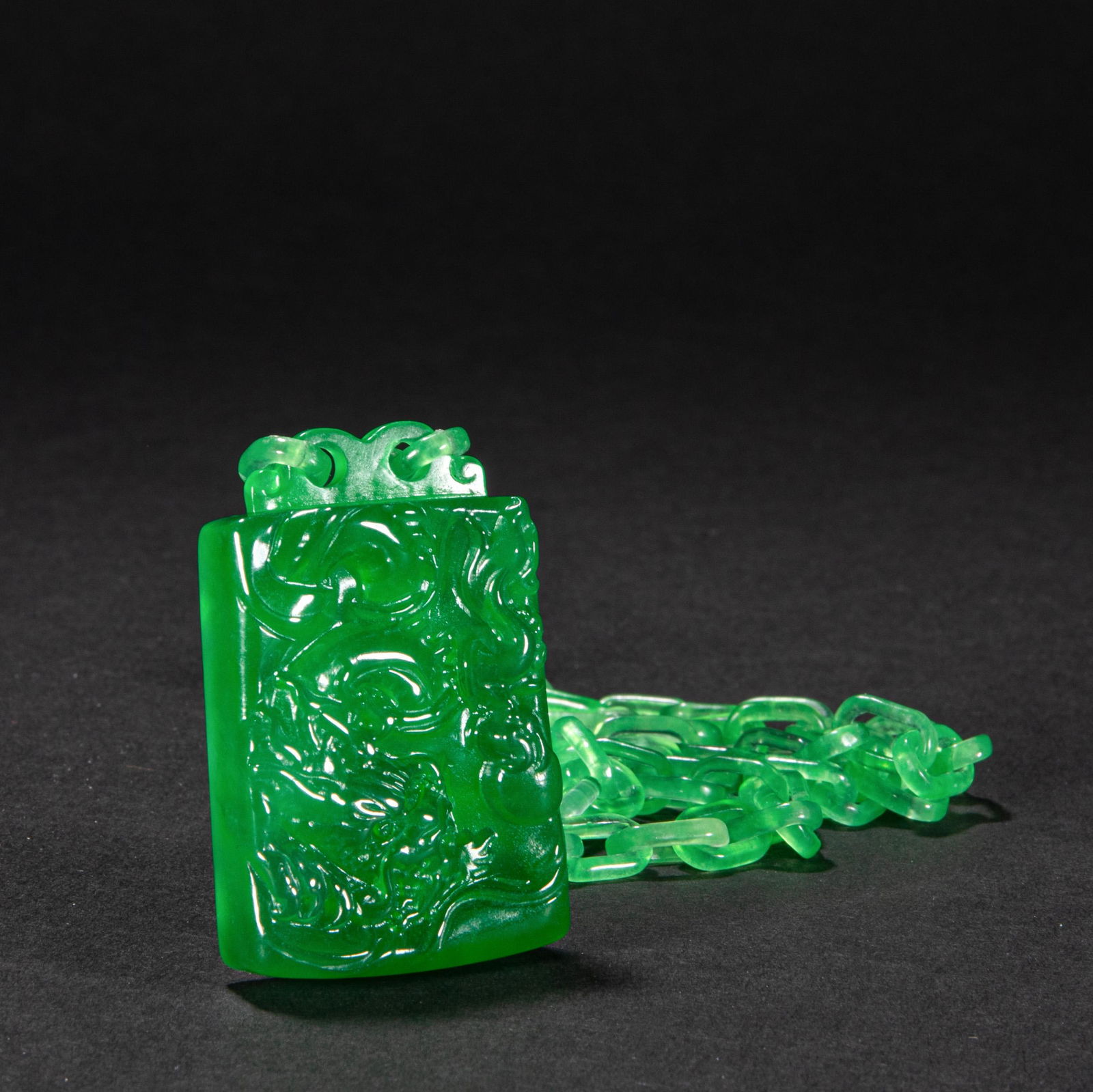 CHINESE JADEITE INTEGRATED CHAIN, QING DYNASTY (1 of 7)
