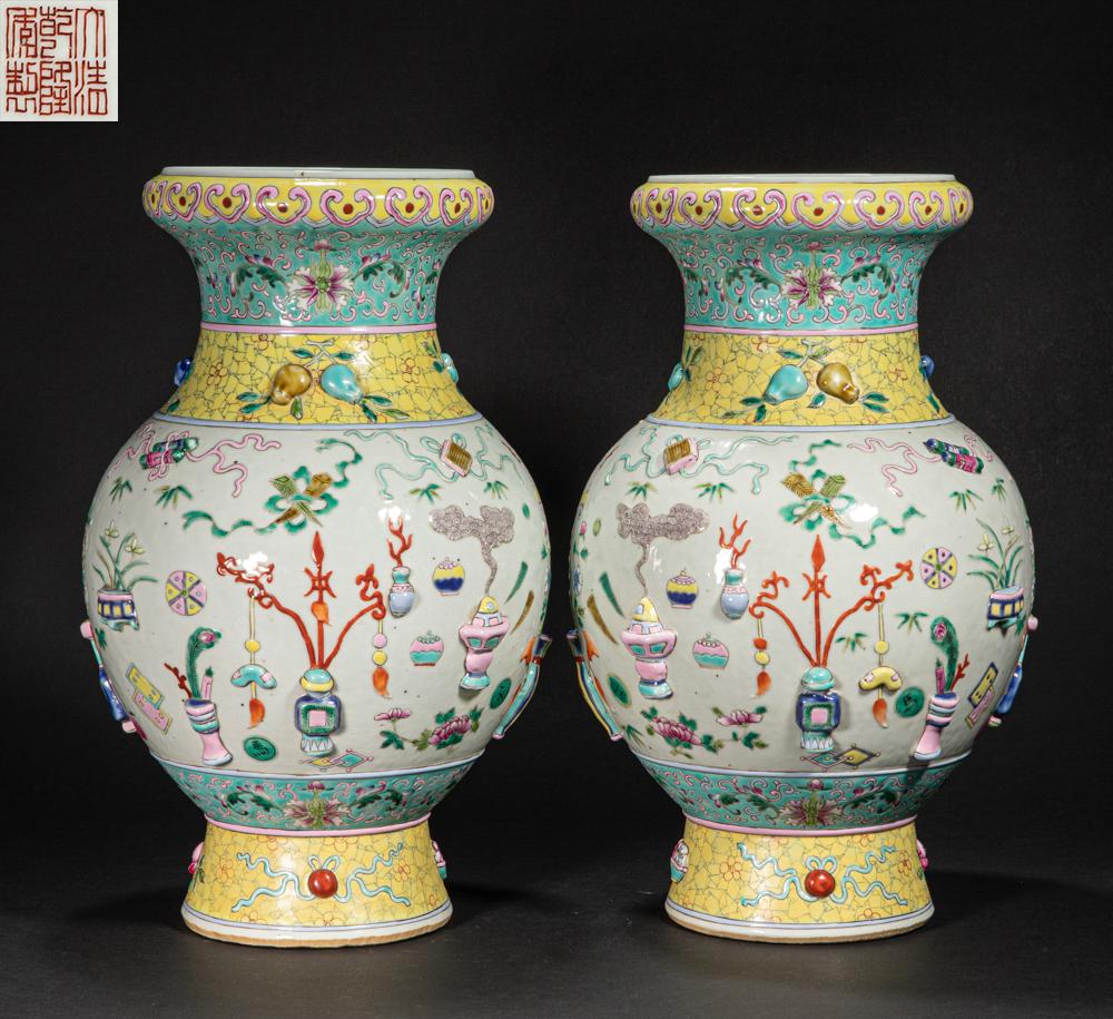A PAIR OF CHINESE PASTEL VASES, QING DYNASTY (1 of 17)