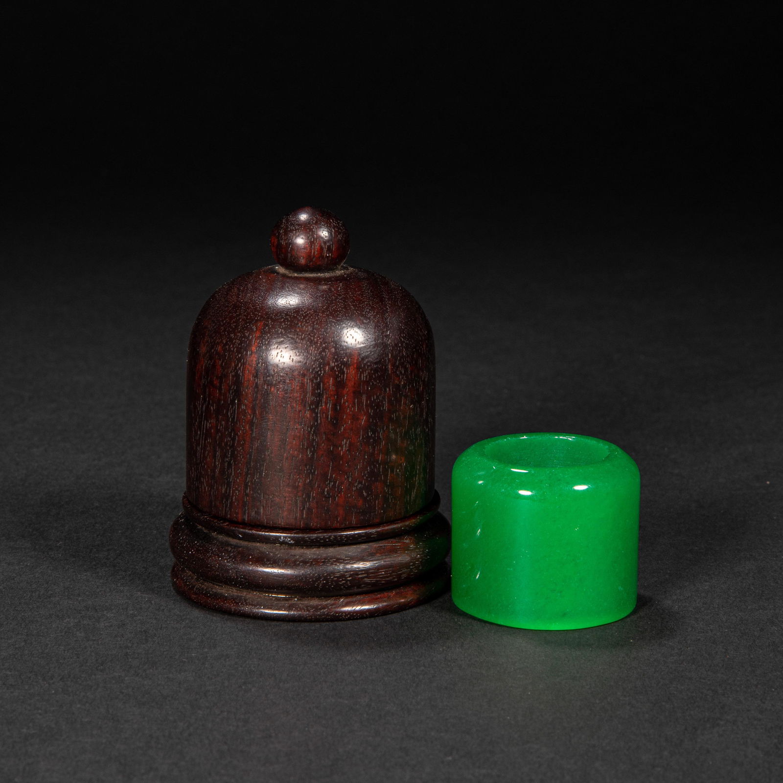 CHINESE JADE THUMB RING, QING DYNASTY (1 of 7)