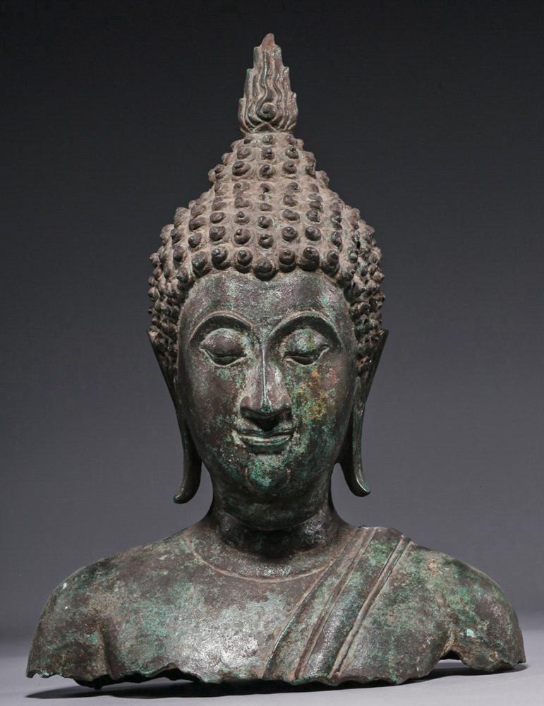 ANCIENT INDIAN BRONZE BUDDHA STATUE (1 of 10)