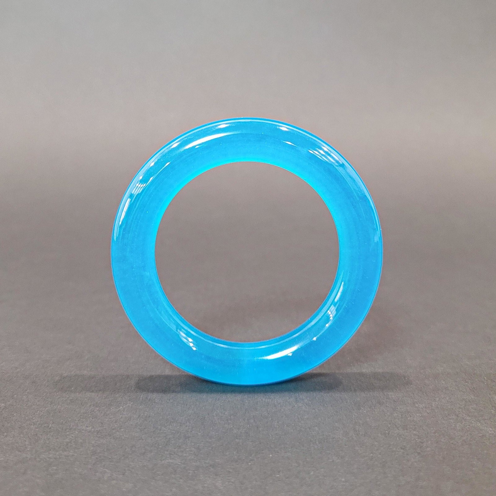 CHINESE JADE BRACELET, QING DYNASTY (1 of 4)