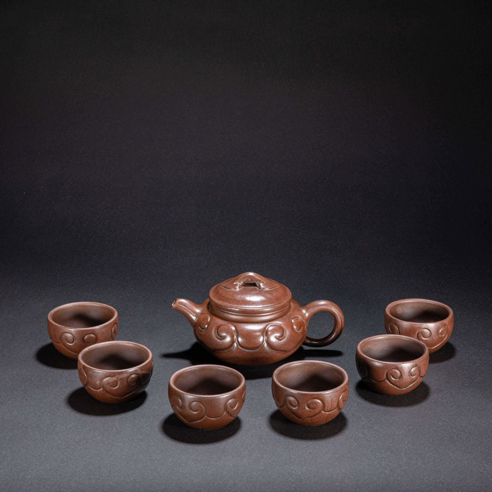 A SET OF CHINESE PURPLE TEAPOTS (1 of 13)