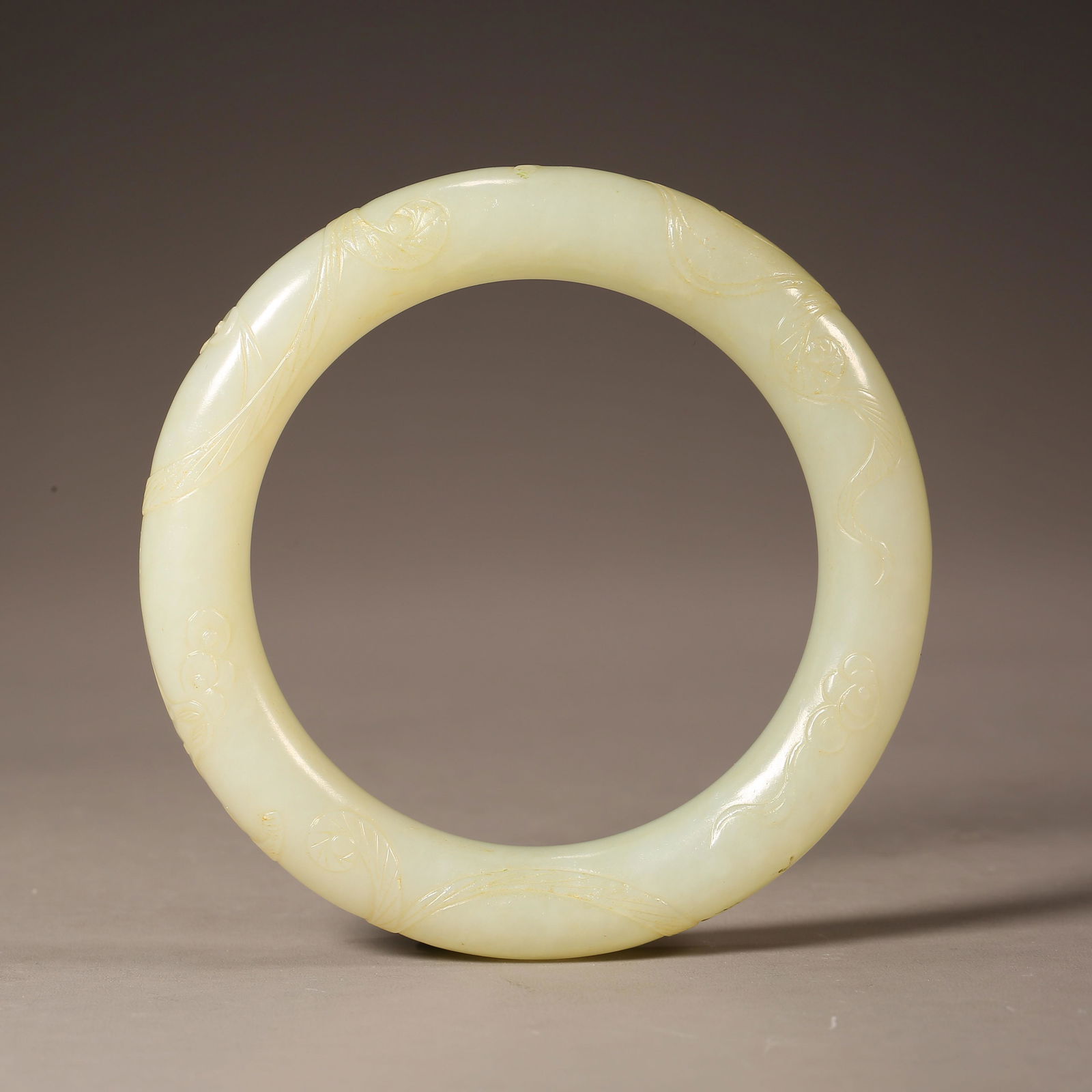 HETIAN JADE BRACELET, QING DYNASTY, CHINA (1 of 8)