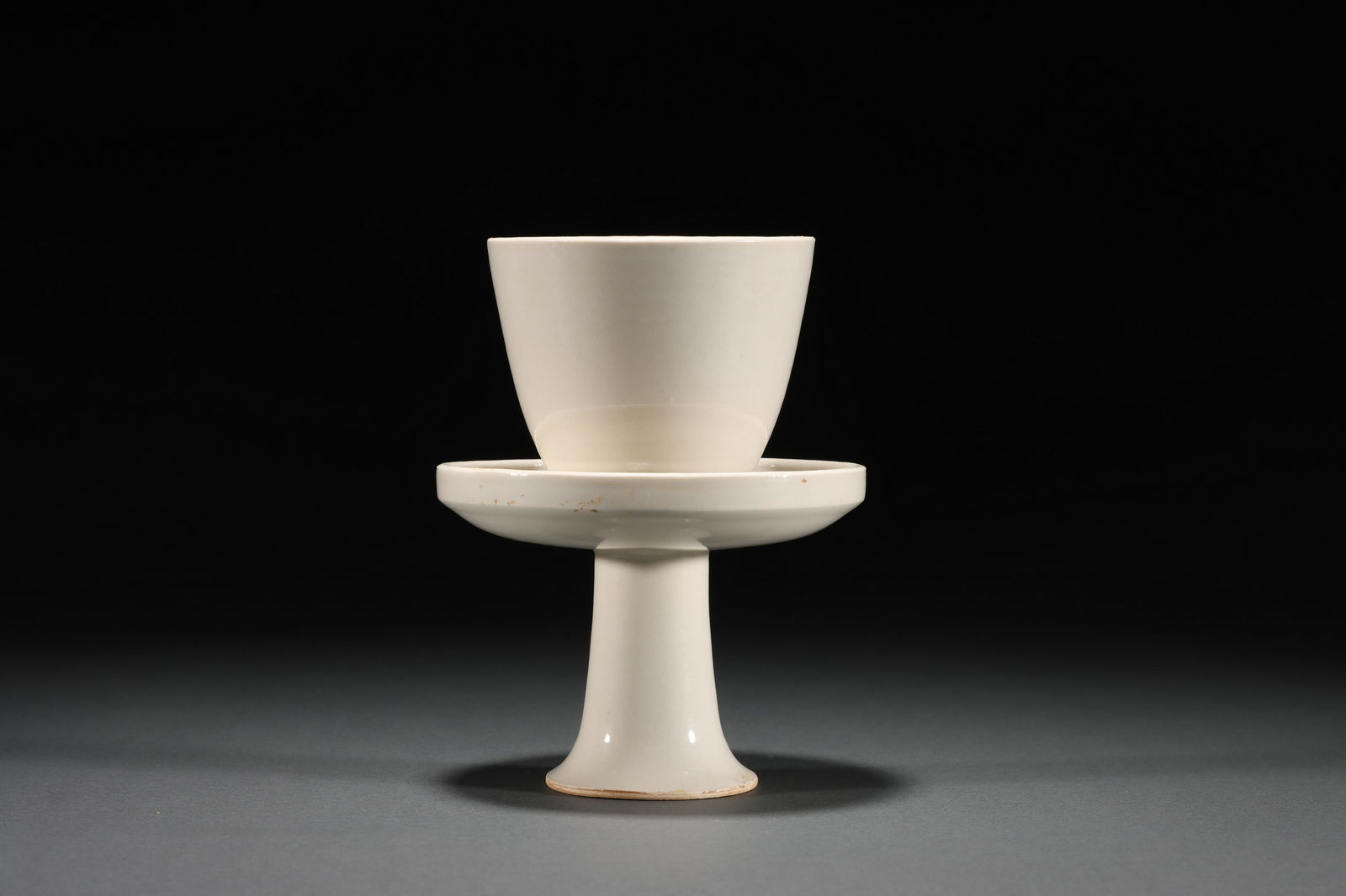 XING WARE WHITE GLAZE CUP, SONG DYNASTY (1 of 8)
