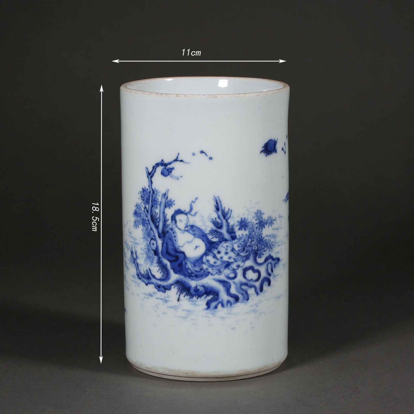 QING DYNASTY BLUE AND WHITE FIGURE PEN HOLDER (1 of 9)