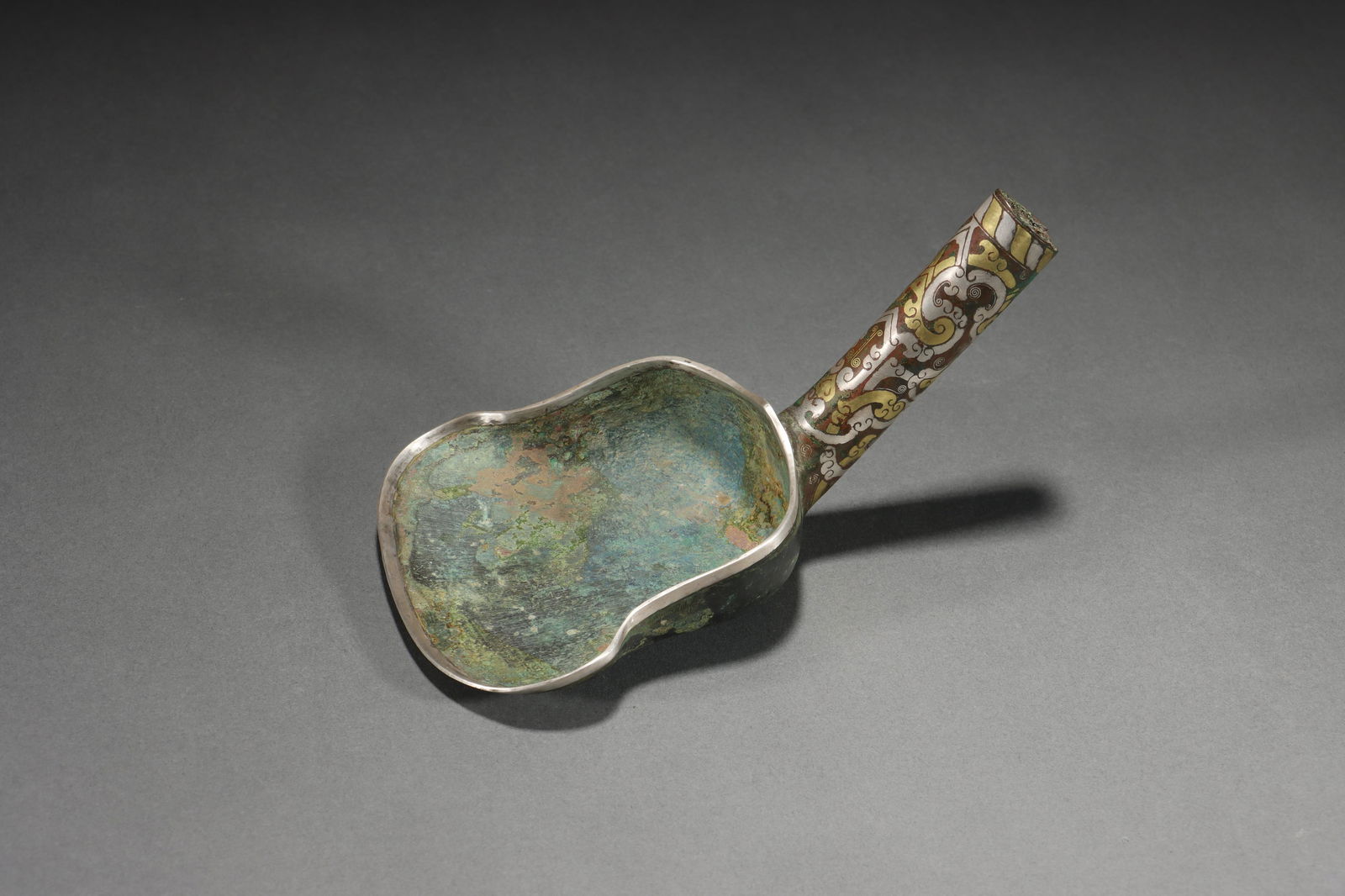 HAN DYNASTY SILVER SHOVEL INLAID WITH GOLD (1 of 8)