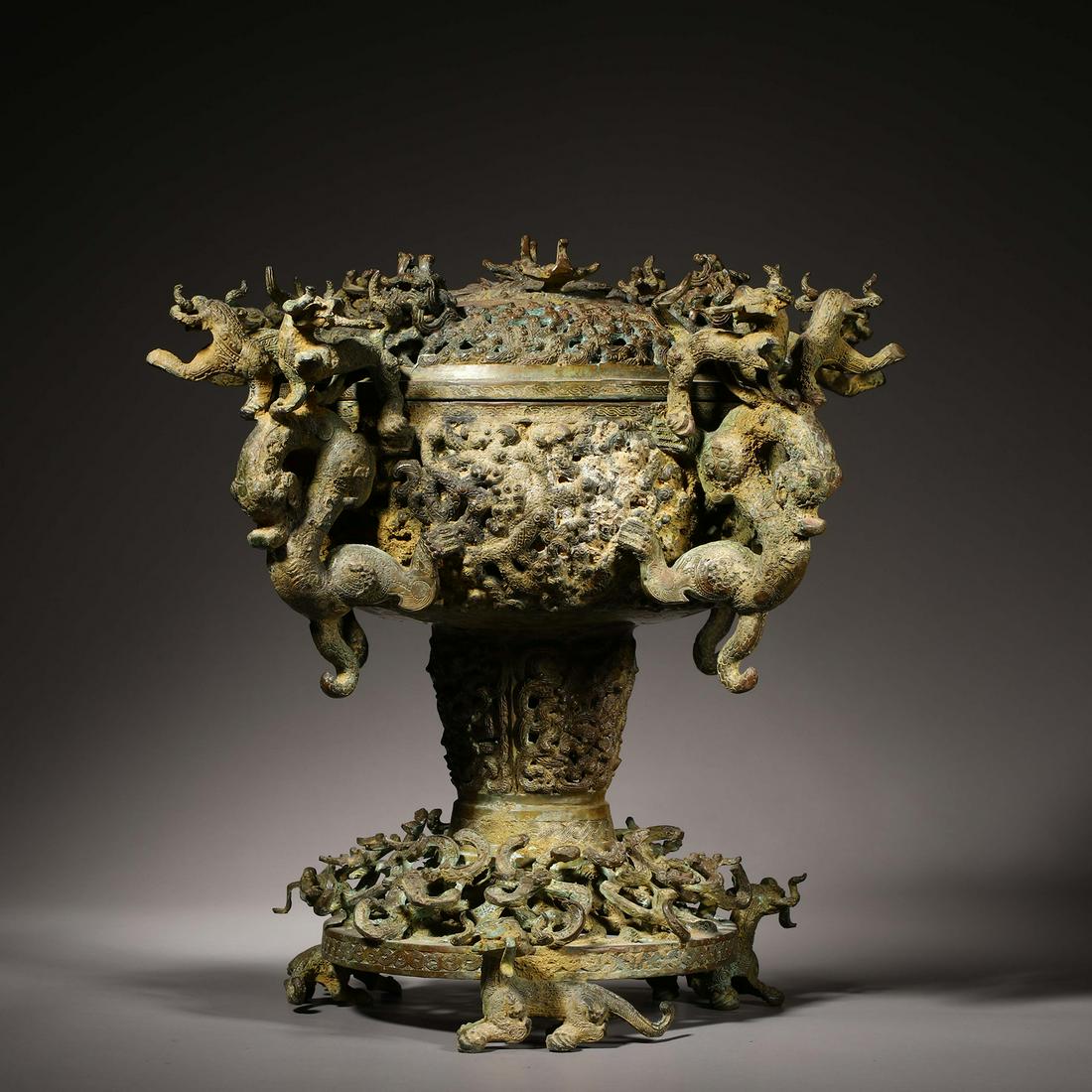 BRONZE ANIMAL PATTERN STATUE (1 of 14)