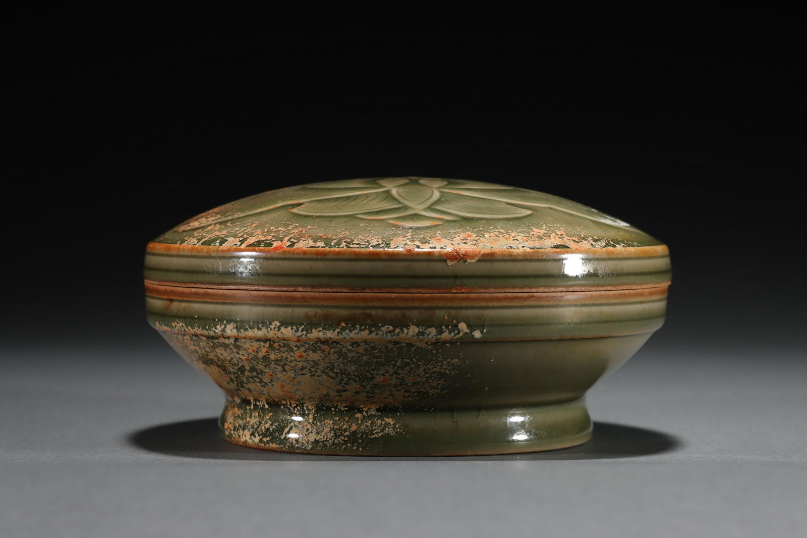 YAOZHOU WARE POWDER BOX, SONG DYNASTY (1 of 13)