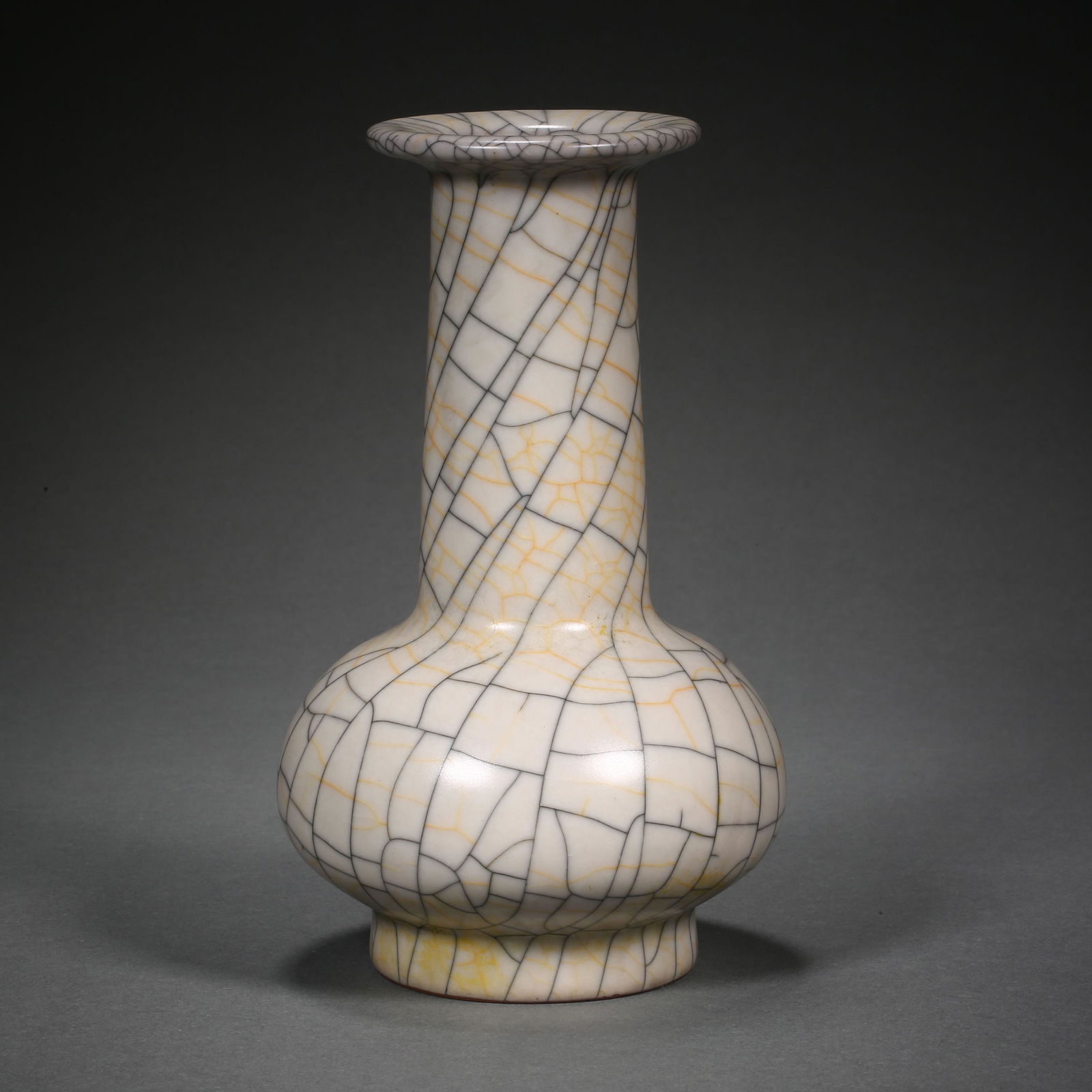 GE WARE BOTTLE, SONG DYNASTY, CHINA (1 of 8)