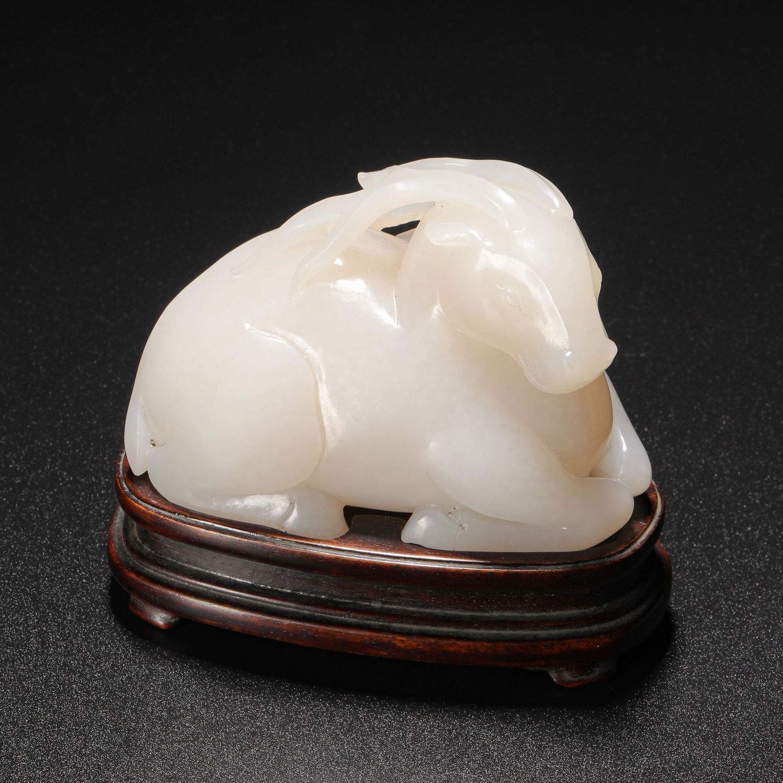 A PAIR OF CHINESE QING DYNASTY MAHOGANY INLAID HETIAN JADE SCREENS (1 of 18)