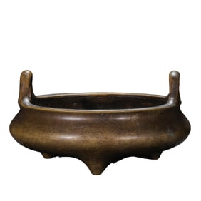 Double-eared tripod copper furnace from the Kangxi period of the Qing Dynasty