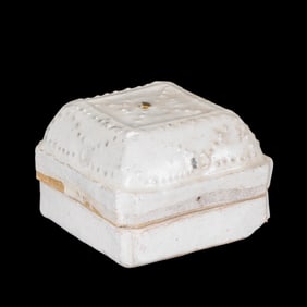 chinese Sui Dynasty Dotted Drum Nail Pattern Square Cover Box