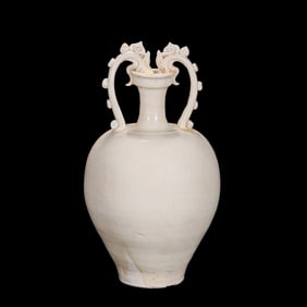 White porcelain double dragon vase from Gongxian ware, Tang Dynasty, chinese