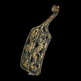 chinese Warring States Period gold and silver inlaid gem belt hook